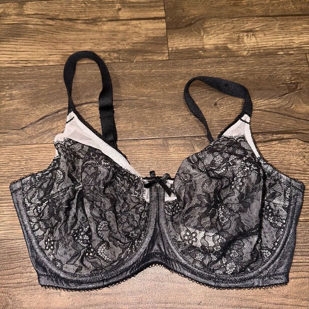 Wacoal retro chic full figure black lacy unlined nude 34DD sexy bra